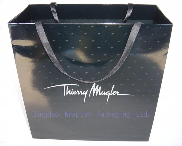 Using Luxury Paper Bags To Advertise Your Business