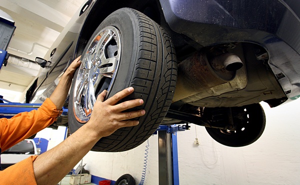Tips For Spotting Problems With Your Car
