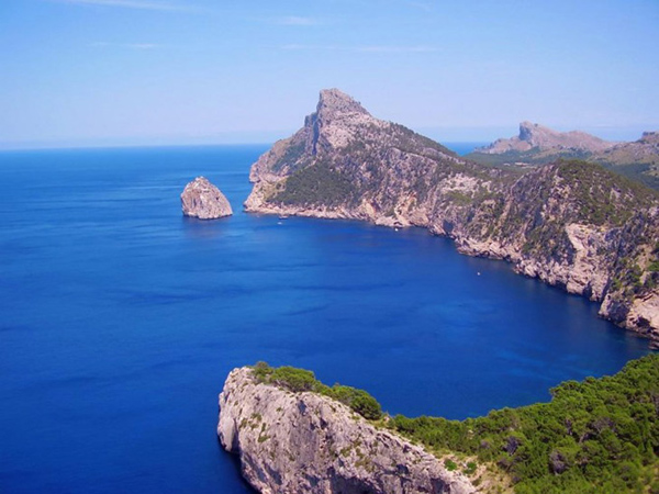 Why Mallorca Is Such A Desirable Destination For Travelers