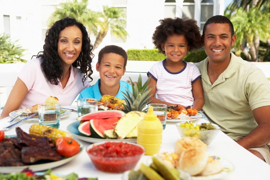 7 Simple Meal Planning Tips for Large Families
