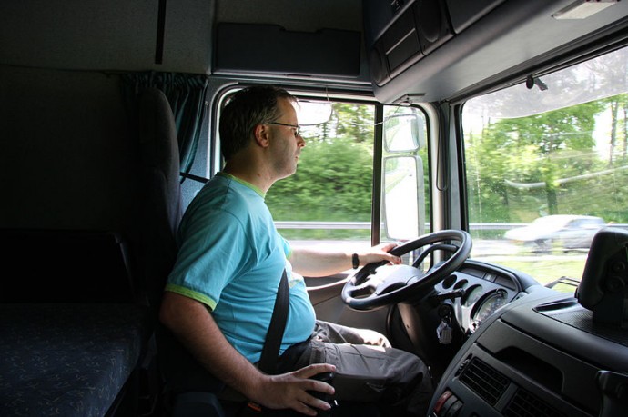 5 Major Perks Of Truck Driving Jobs