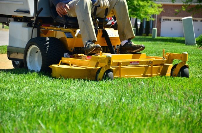 Why Rent Lawn Care Equipment?