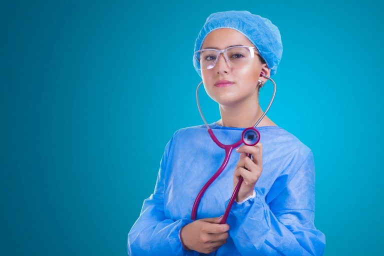 Scrubs Stuff: 3 Things To Consider Before Settling On A Career In Medicine