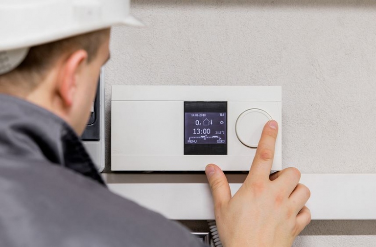 Home Heating Problems: 5 Signs You Need a Professional Technician