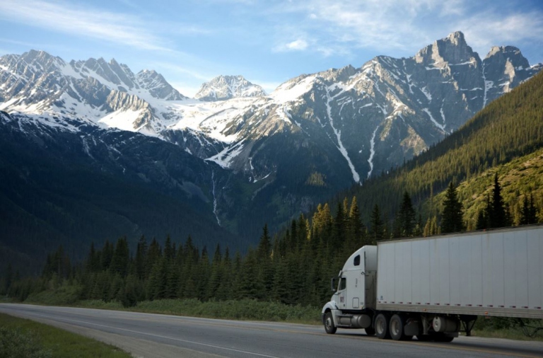 Making Safety a Priority: Tips for the Commercial Driver