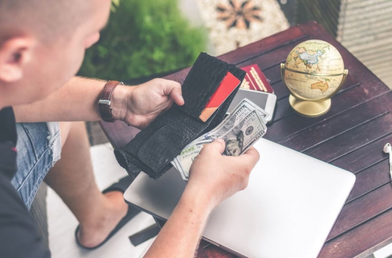 Debt Free Living: 5 Emergencies That Justify a Big Credit Card Purchase