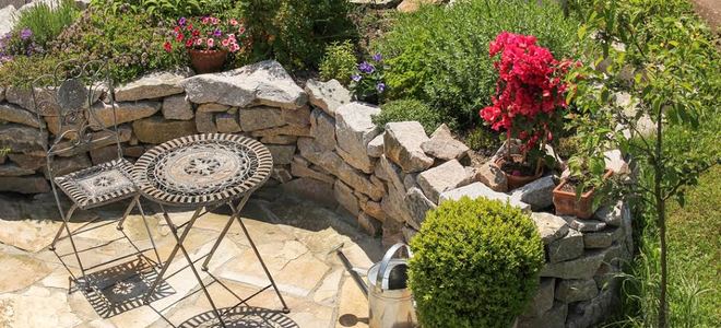 3 Ways To Get A Statement Exterior Stone Wall