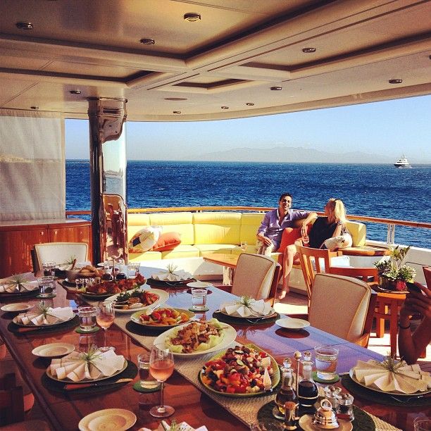 Why A Yacht Makes The Best Party Venue For Your Next Event